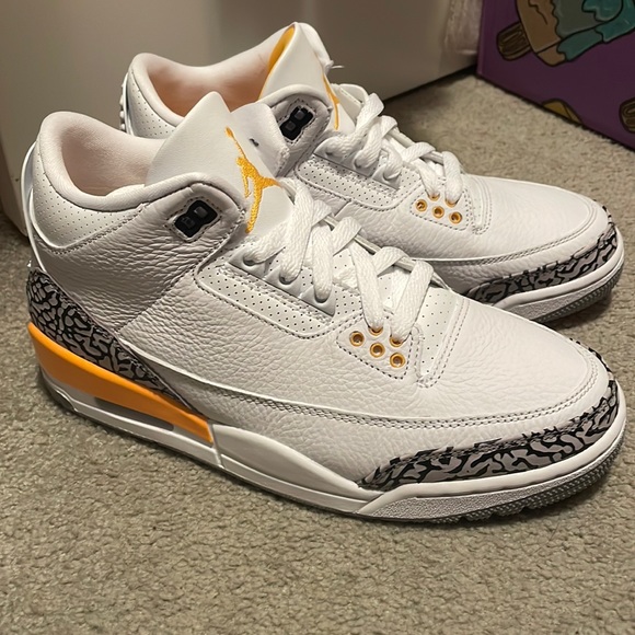 WMNS Air Jordan 3 Retro